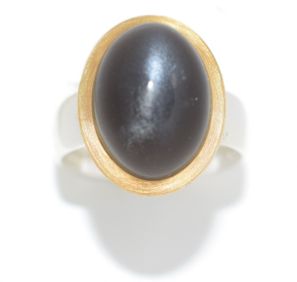 Schwarzer Mondstein, Ring in bicolor.
