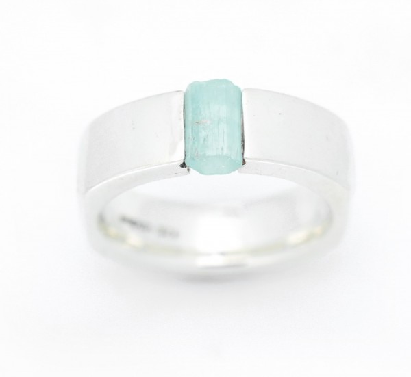 Aquamarinkristall Ring