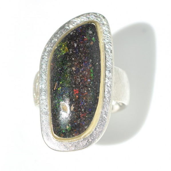 Opal Ring, Honduras Opal in Gold 